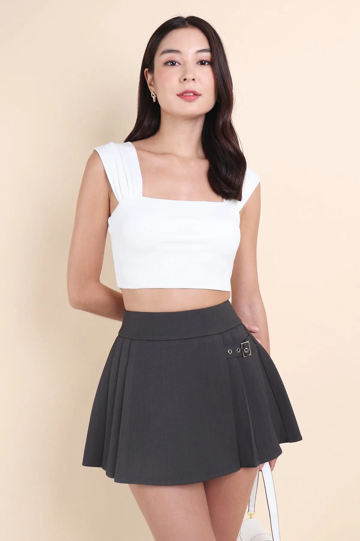 BAILEY PLEATED BELTED SKORTS IN GUN BLACK