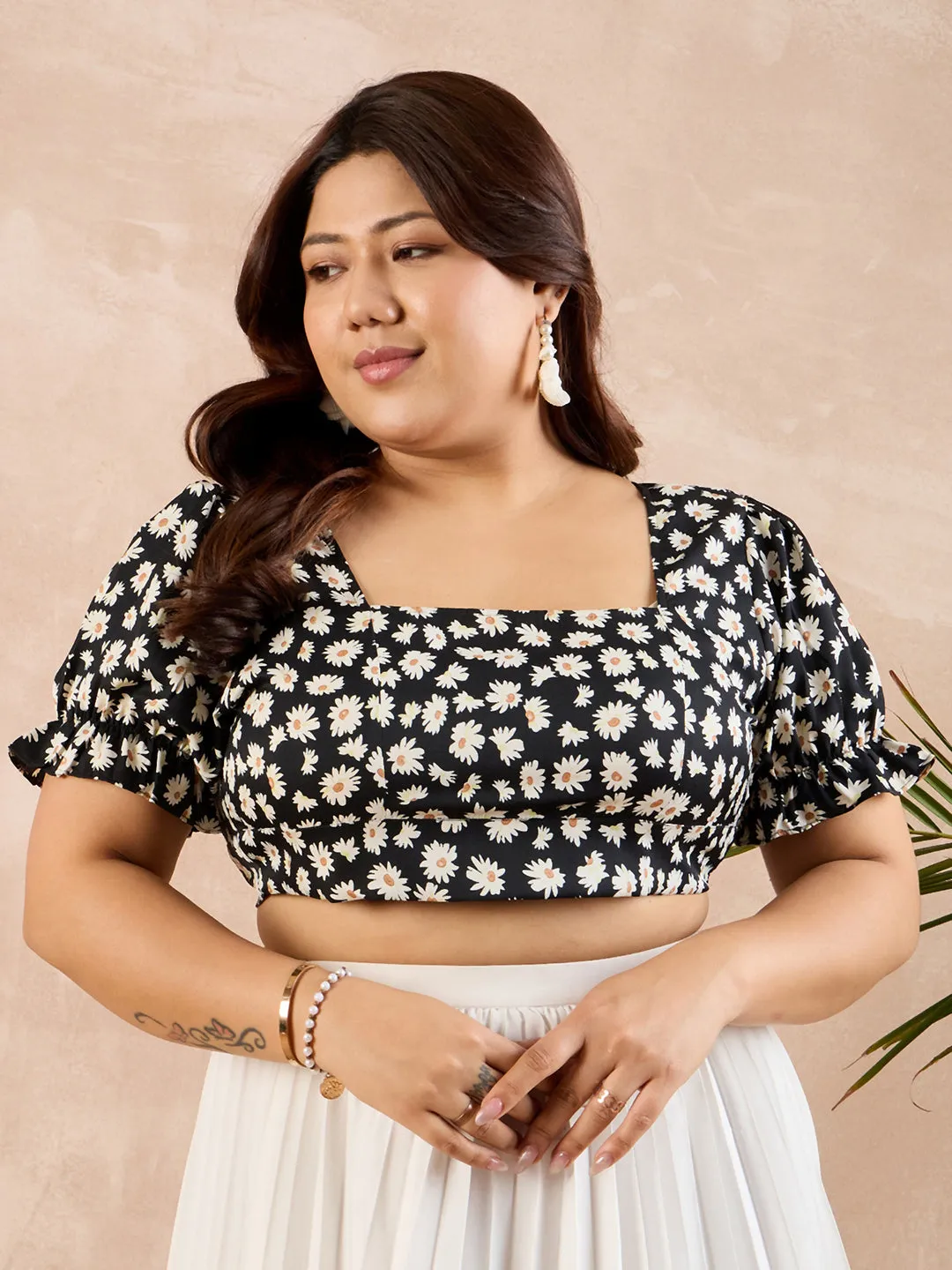 Berrylush Curve Black Floral Print Square Neck Styled Back Crop Top