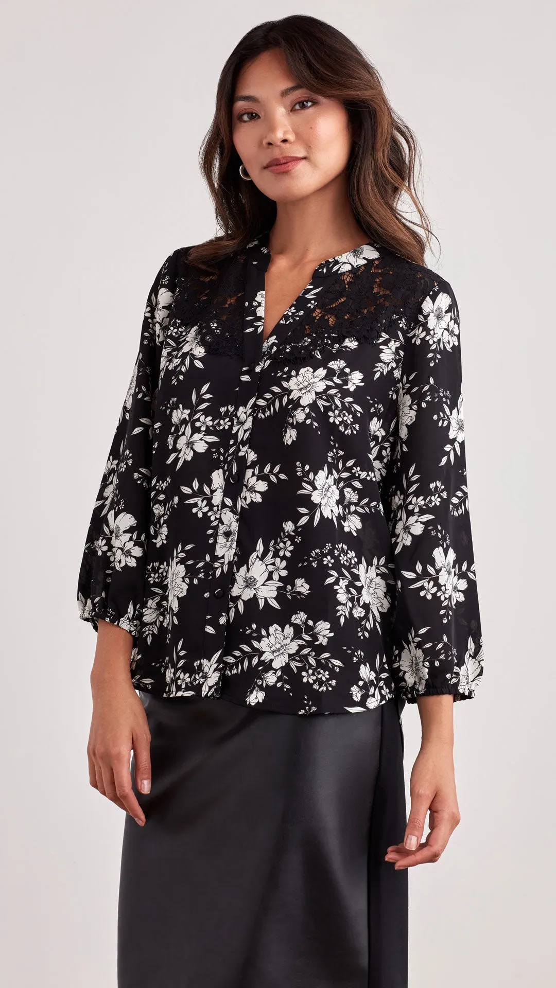 LACE TRIM BLOUSE