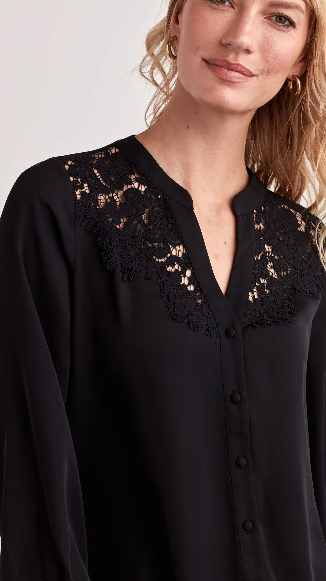 LACE TRIM BLOUSE