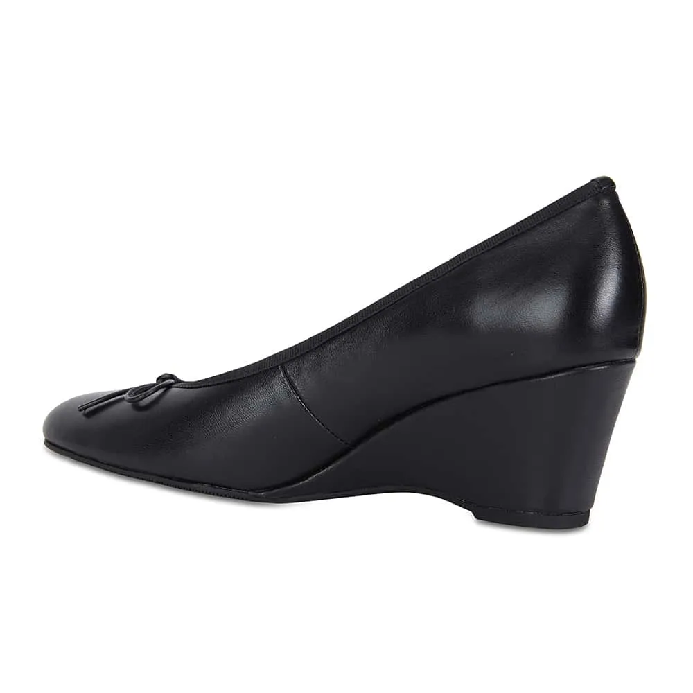 Manor Heel in Black Leather