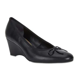 Manor Heel in Black Leather