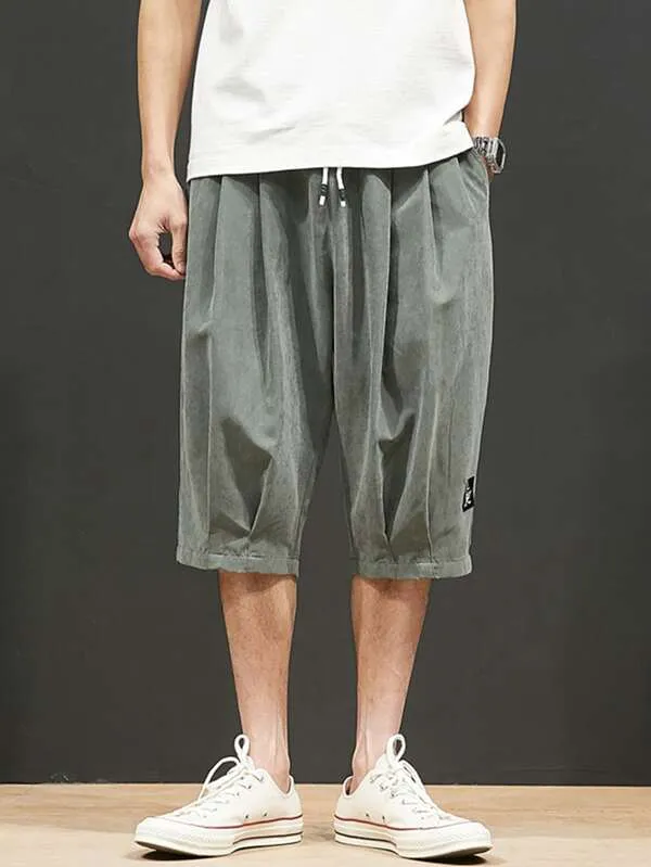 Men Patched Drawstring Waist Shorts