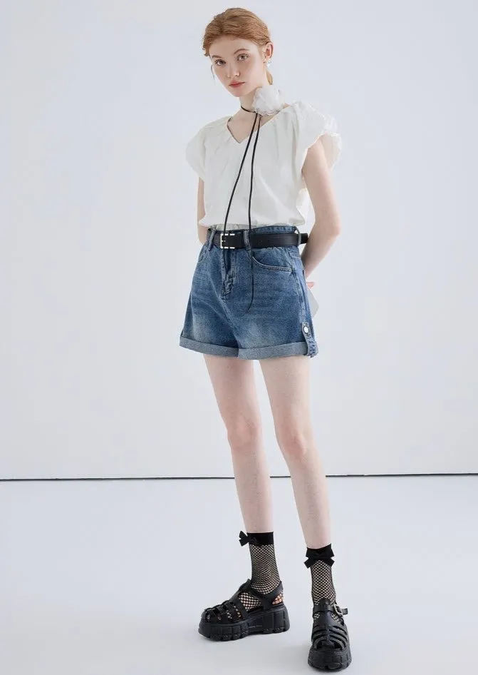 V-NECK PLEATED SLEEVELESS SHIRT