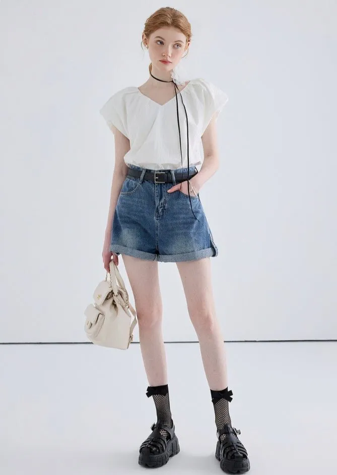 V-NECK PLEATED SLEEVELESS SHIRT